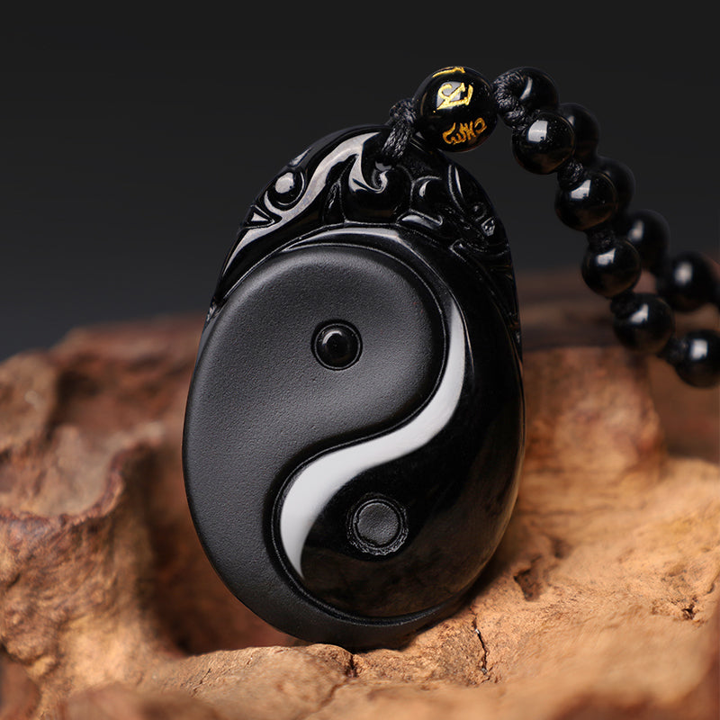 Collar con colgante de fuerza de cumplimiento de Yin Yang de obsidiana negra natural con Buddha Stones