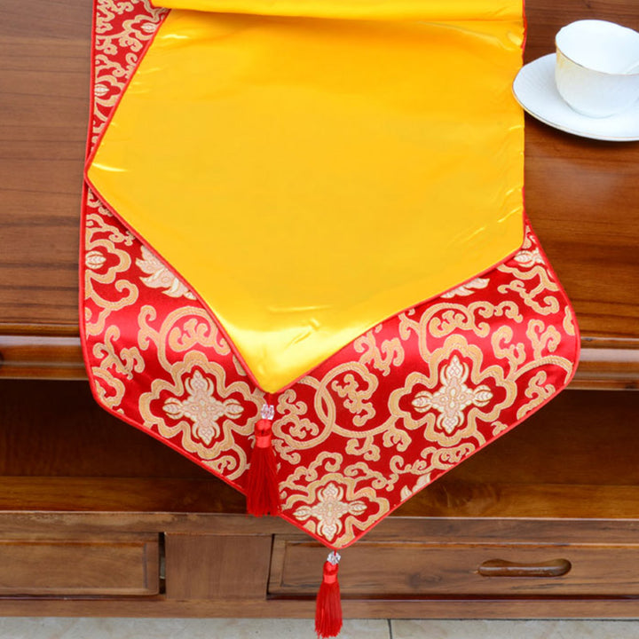 Camino de mesa Jacquard con borlas y símbolos propicios tibetanos con diseño de dragón Vajra y flores de altar de oración