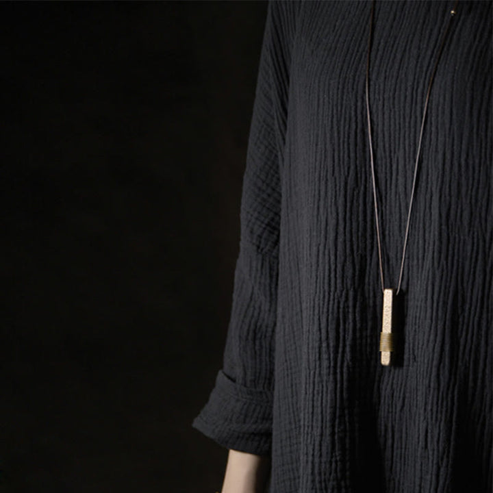 Collar con colgante de riqueza de latón y cobre con diseño texturizado vintage de Buddha Stones - image 10