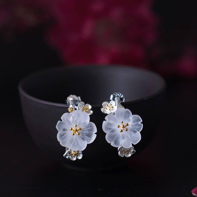 Pendientes de bendición floral de flor de ciruelo de plata de ley 925 con Buddha Stones