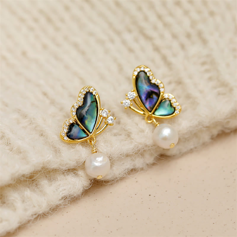 Pendientes De Botón De Amor De Mariposa Con Perlas De Cobre Chapados En Oro De 18 Quilates De Buddha Stones
