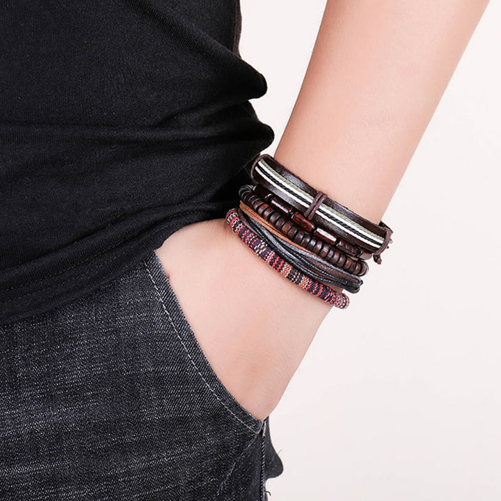 Pulsera de cuero con cuentas de madera y cordones de cáñamo envueltos con Buddha Stones