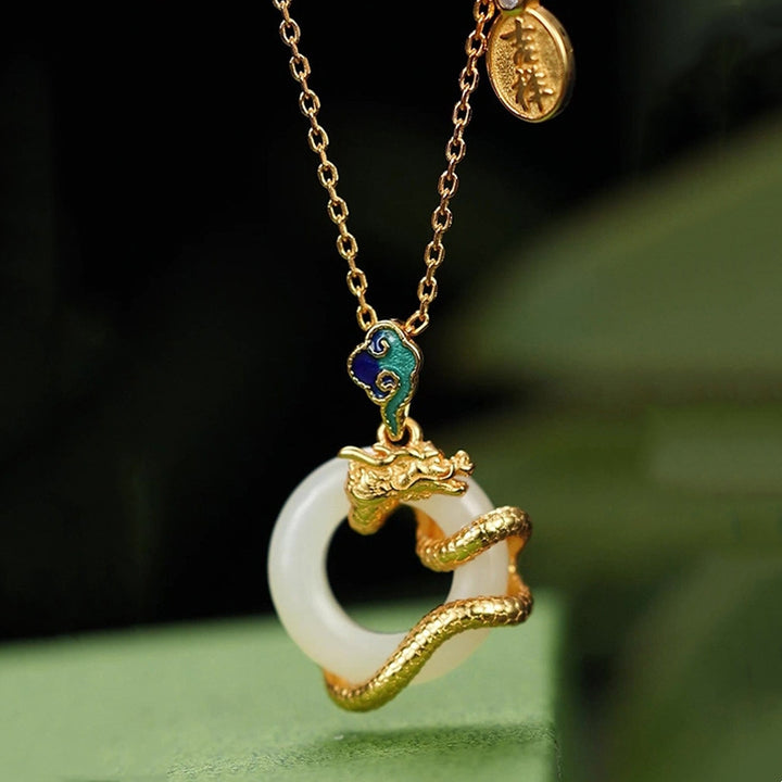 Buddha Stones Año del Dragón Plata de Ley 925 Hetian Jade blanco hebilla de la paz nubes auspiciosas colgante de collar de éxito