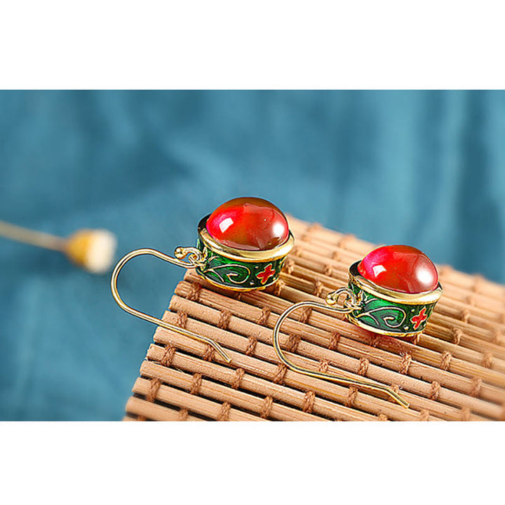 Pendientes colgantes con forma de gancho de confianza de corindón rojo redondo con Buddha Stones
