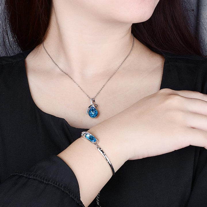 Pulsera con dijes de las 12 constelaciones del zodíaco de cobre bañado en plata 925 con Buddha Stones
