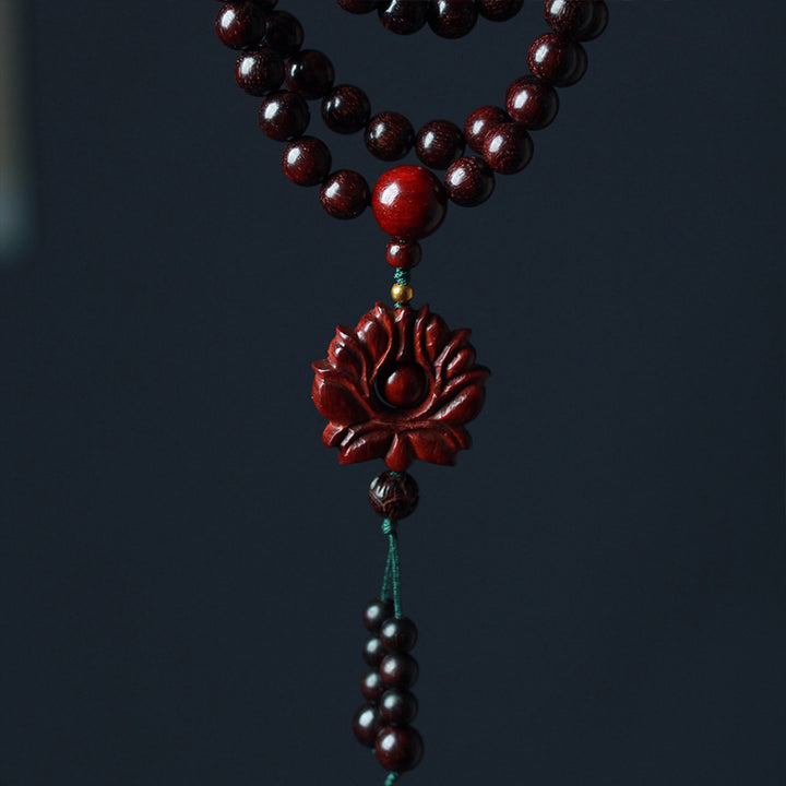 Pulsera de equilibrio Mala de loto de sándalo rojo de hoja pequeña tibetana con Buddha Stones