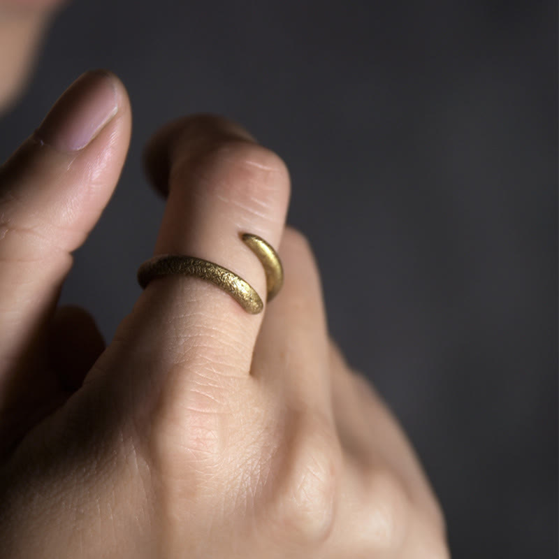 Anillo ajustable de cobre con diseño simple de Buddha Stones