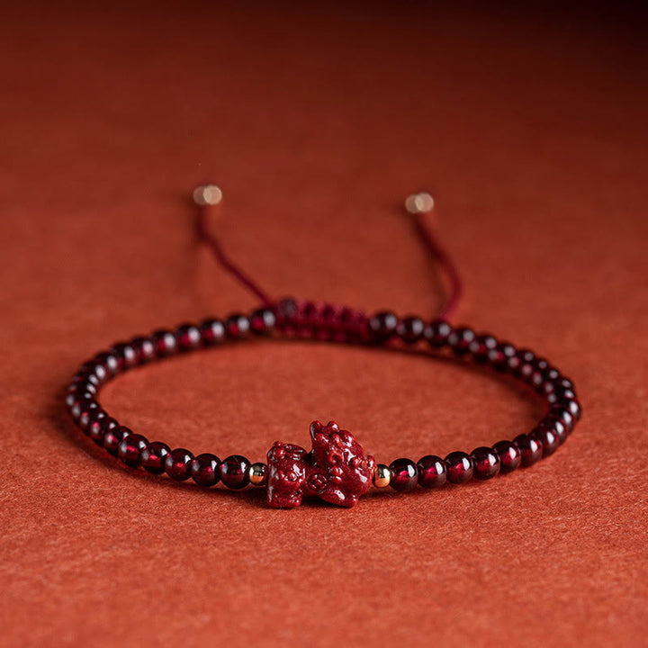 Pulsera de hilo con Buddha Stones Granate cinabrio PiXiu Blessing Calm