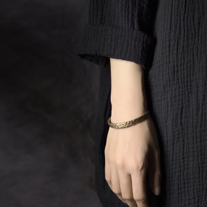 Brazalete de cobre con diseño simple de Buddha Stones