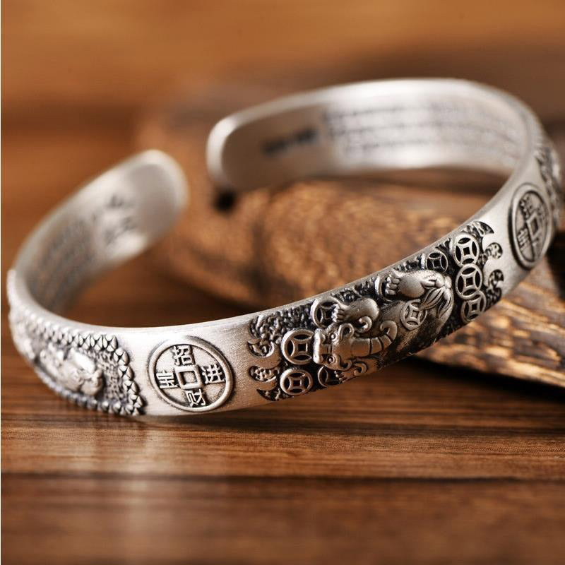 Pulsera ajustable de cobre blanco con monedas de Sutra y corazón de PiXiu tibetano con Buddha Stones