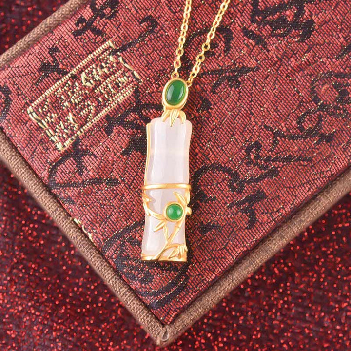 Colgante de collar de protección de bambú de jade cian de jade blanco con Buddha Stones