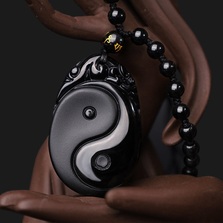 Collar con colgante de fuerza de cumplimiento de Yin Yang de obsidiana negra natural con Buddha Stones