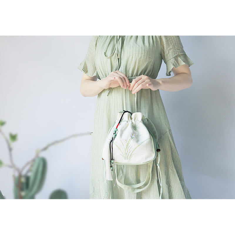 Bolso de hombro de lona con flores bordadas hechas a mano con Buddha Stones