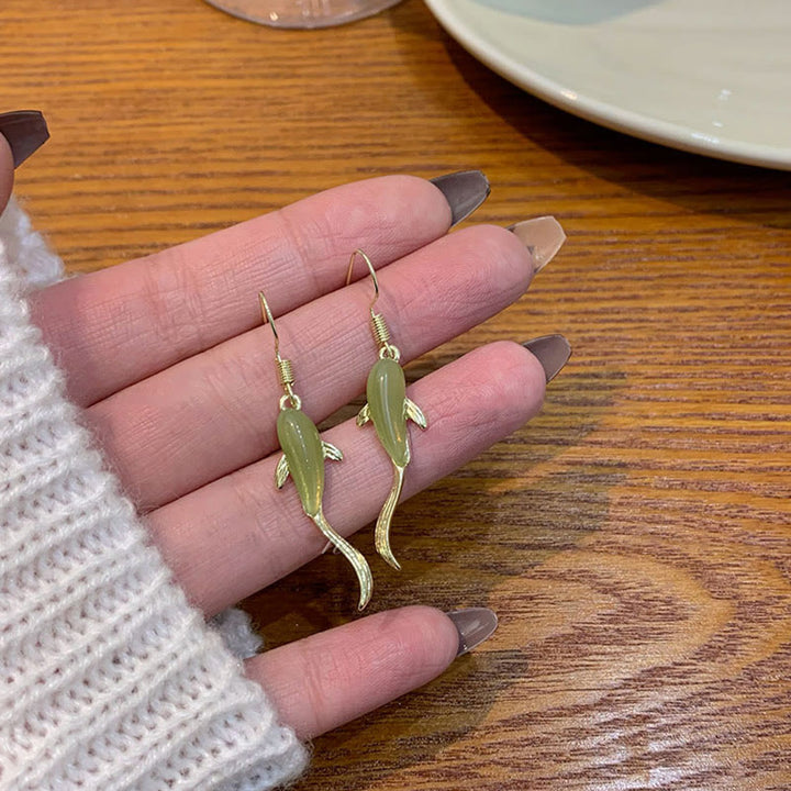 Pendientes colgantes con diseño de pez y suerte de jade