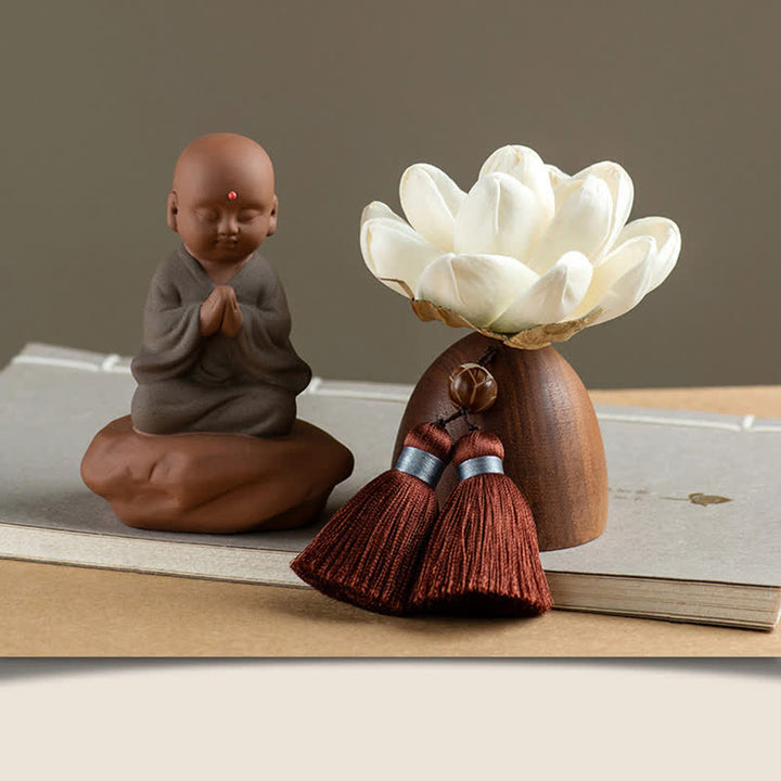 Decoraciones de cura calmante de flor de Buda de madera de melocotón negro - Pequeño monje rezando - image 16