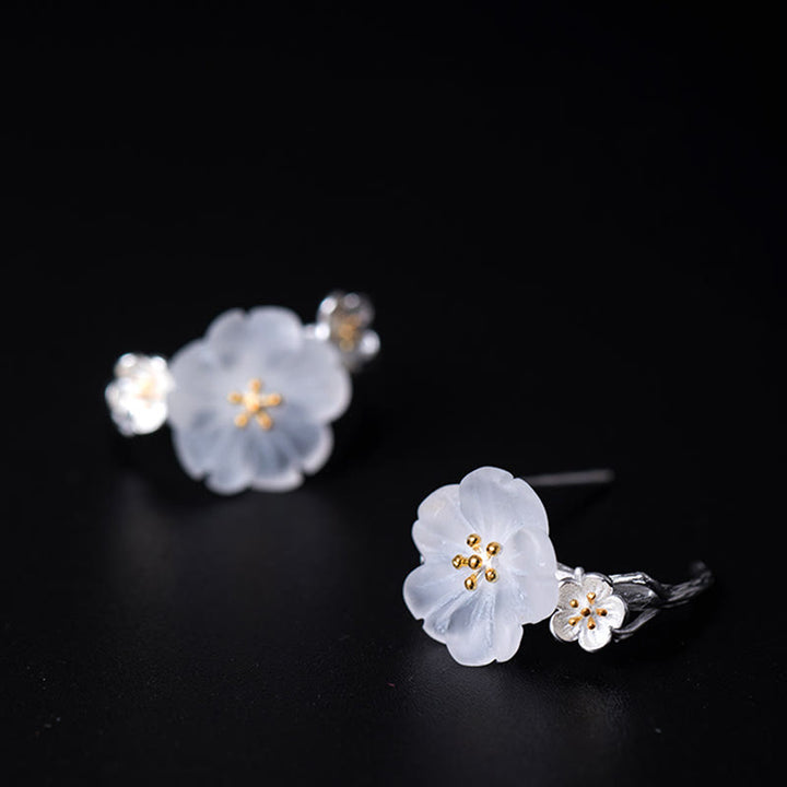 Pendientes de bendición floral de flor de ciruelo de plata de ley 925 con Buddha Stones