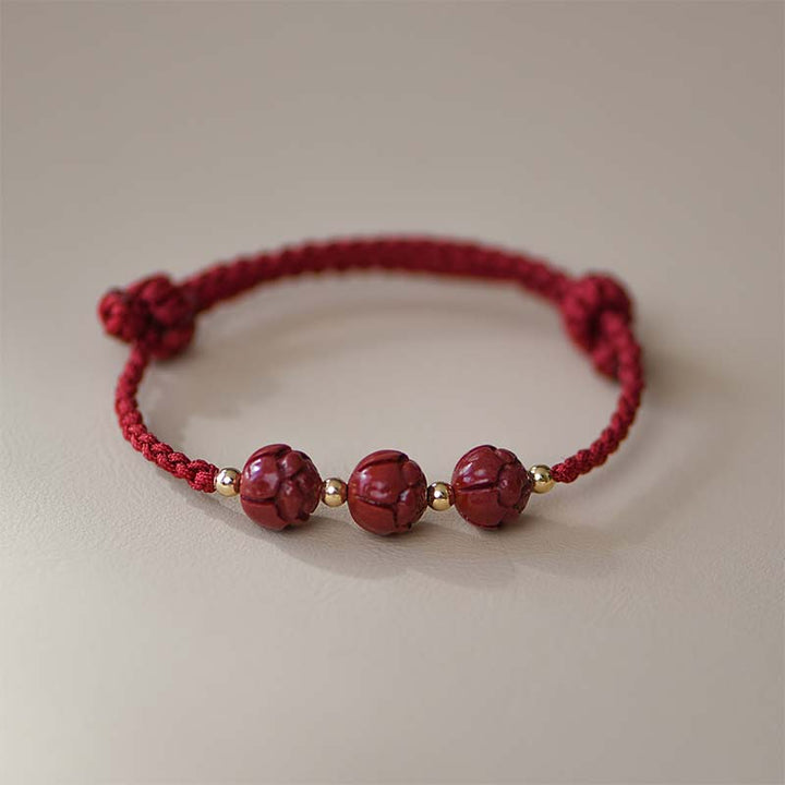 Pulsera de tejido de hilo rojo tranquilo con loto de jade y cinabrio de Buddha Stones