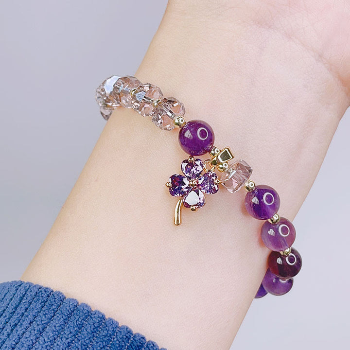 Pulsera con dijes curativos de trébol de cuatro hojas con cristales de amatista y Buddha Stones