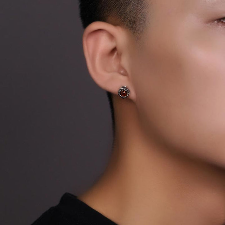 Pendientes de tuerca de plata de ley 925 con Buddha Stones, dragón de ámbar natural, protección del éxito