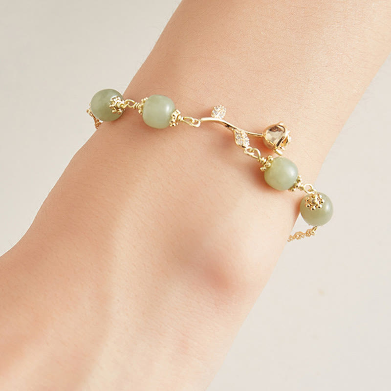 Pulsera de cadena de la suerte con flor de rosa dorada y jade hetiano chapado en oro de 14 Buddha Stones