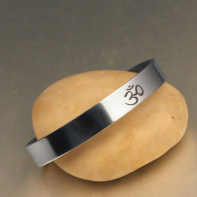 Brazalete con símbolo OM tibetano de Buddha Stones , brazalete de atención plena