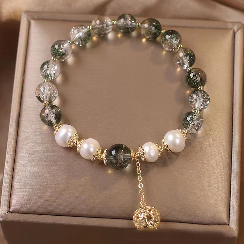 Pulsera con dijes de autoaceptación de perlas fantasma verdes