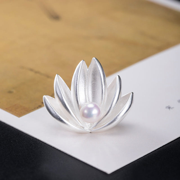 Broche de nuevo comienzo con perlas de flor de loto plateado de Ley 925 con Buddha Stones