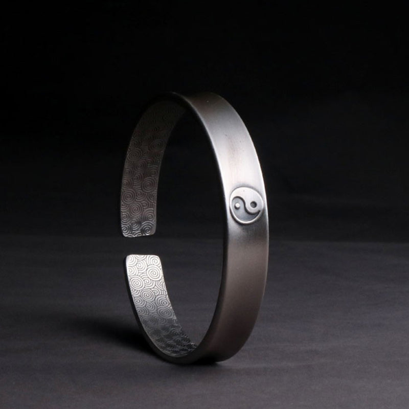 Pulsera de armonía de equilibrio de nubes propicias Yin Yang de plata de ley 999 con Buddha Stones