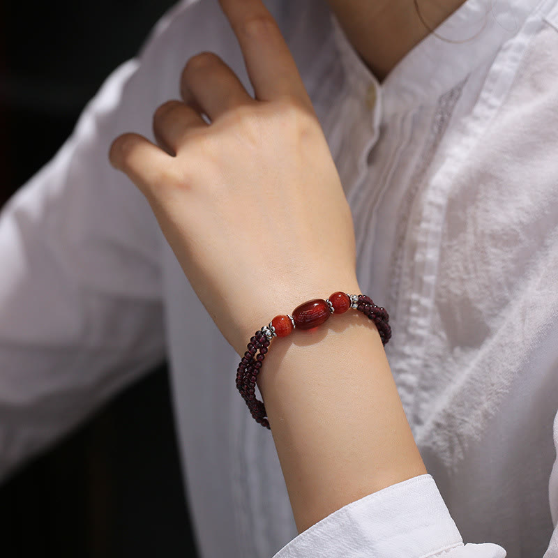 Pulsera de triple capa con protección de ágata roja granate natural con Buddha Stones