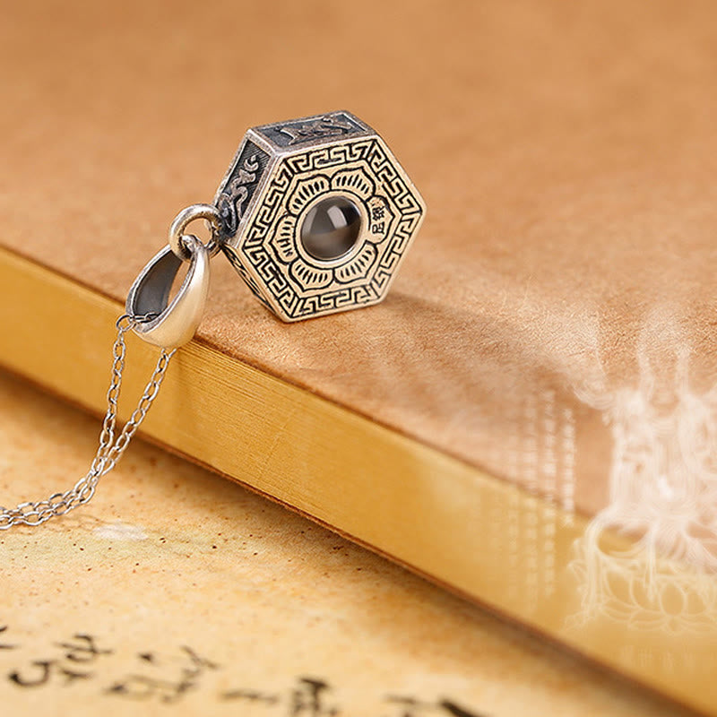 Collar con colgante de plata de ley 990 con Buddha Stones tibetanas Om Mani Padme Hum Lotus Love Projection
