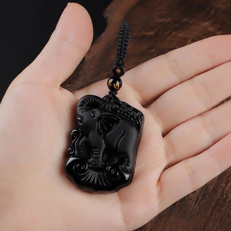 Llavero con colgante de collar de cadena de protección de elefante de obsidiana negra