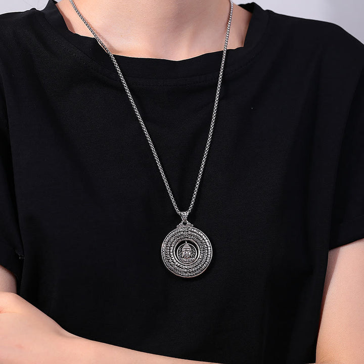 Colgante de collar giratorio con diseño de hebilla de paz tallada en Sutra de corazón de Buddha Stones