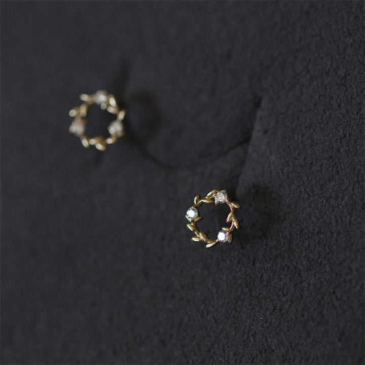 Pendientes de flor de bendición con forma de corona pequeña de plata de ley 925 con Buddha Stones