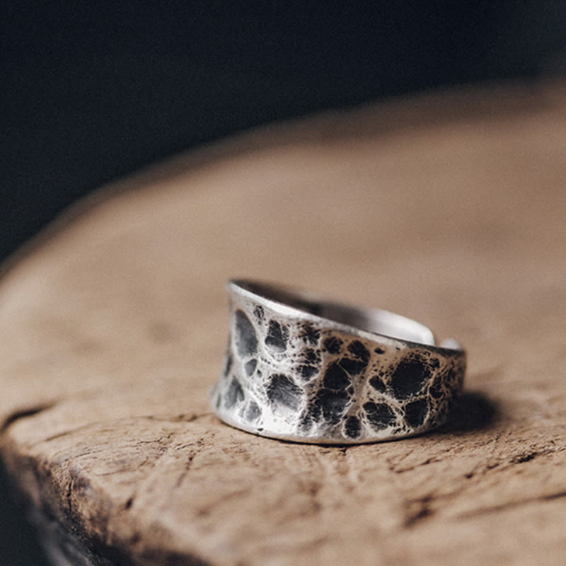 Anillo de protección con diseño de textura de protuberancia de plata de ley 925