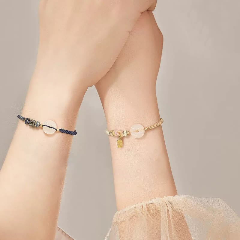 Pulsera de cuerda tejida hecha a mano de ágata blanca con hebilla de paz y suerte y protección