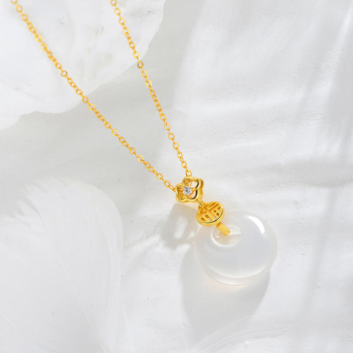 Colgante de plata de ley 925 con Buddha Stones y ágata blanca con el símbolo de la suerte y la felicidad