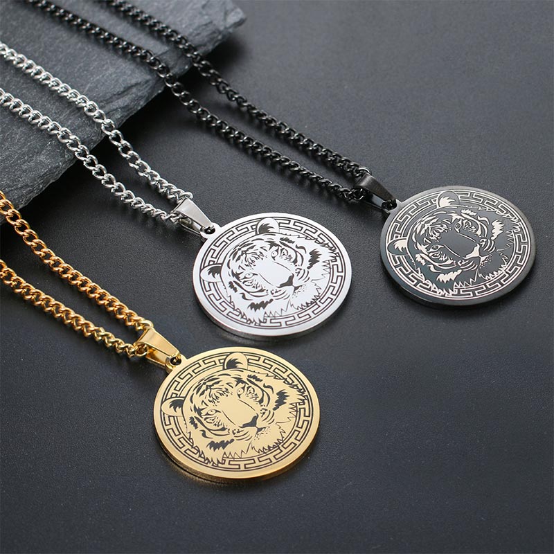 Colgante de protección de collar de cadena de acero de titanio animal con Buddha Stones