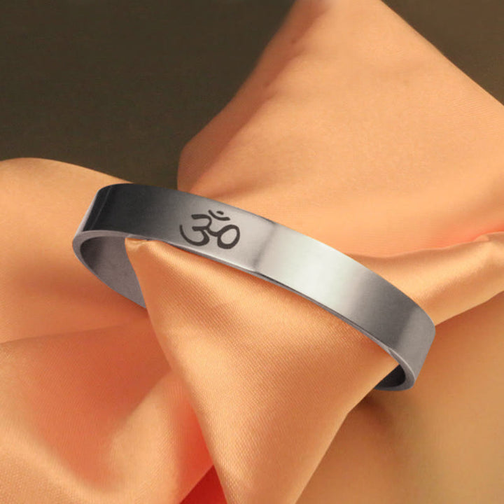 Brazalete con símbolo OM tibetano de Buddha Stones , brazalete de atención plena