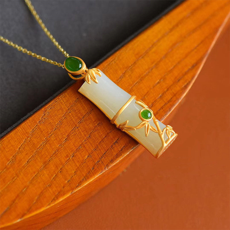 Colgante de collar de protección de bambú de jade cian de jade blanco con Buddha Stones