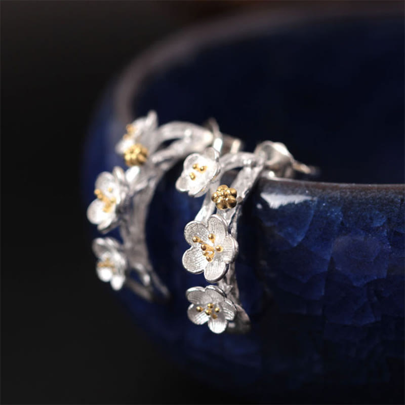 Pendientes de bendición floral de flor de ciruelo de plata de ley 925 con Buddha Stones
