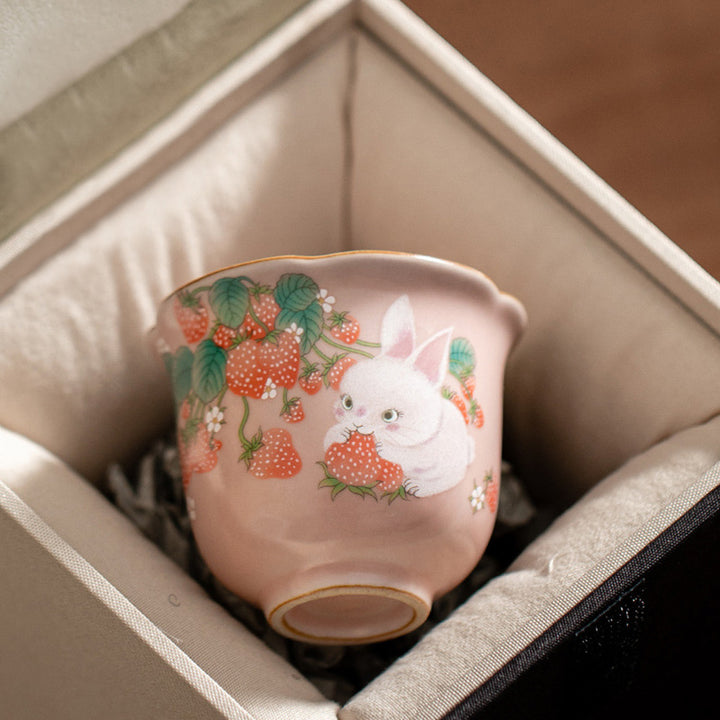 Taza de té de cerámica con diseño de flor de conejo y fresa, Buddha Stones, taza de té de Kung Fu, 55ml