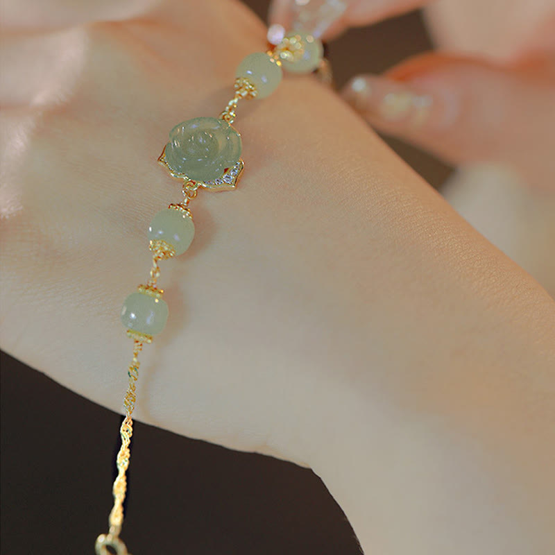 Pulsera de cadena de la suerte con flor de rosa de jade hetiano chapada en oro de 14 quilates con Buddha Stones