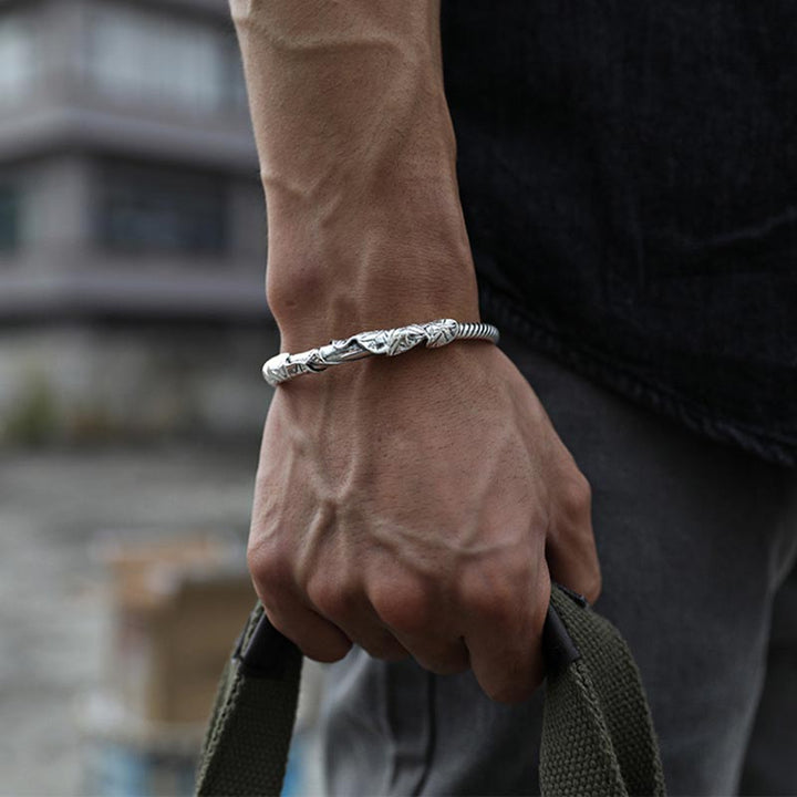 Pulsera de riqueza de cobre blanco de loto tibetano con Buddha Stones