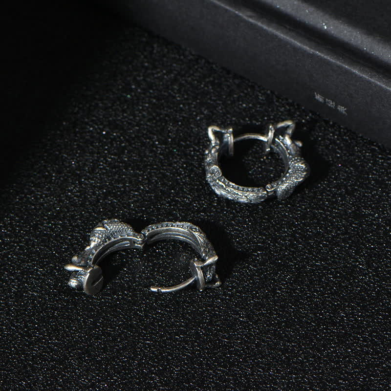 Pendientes de protección con patrón de aro de dragón de plata de ley 925