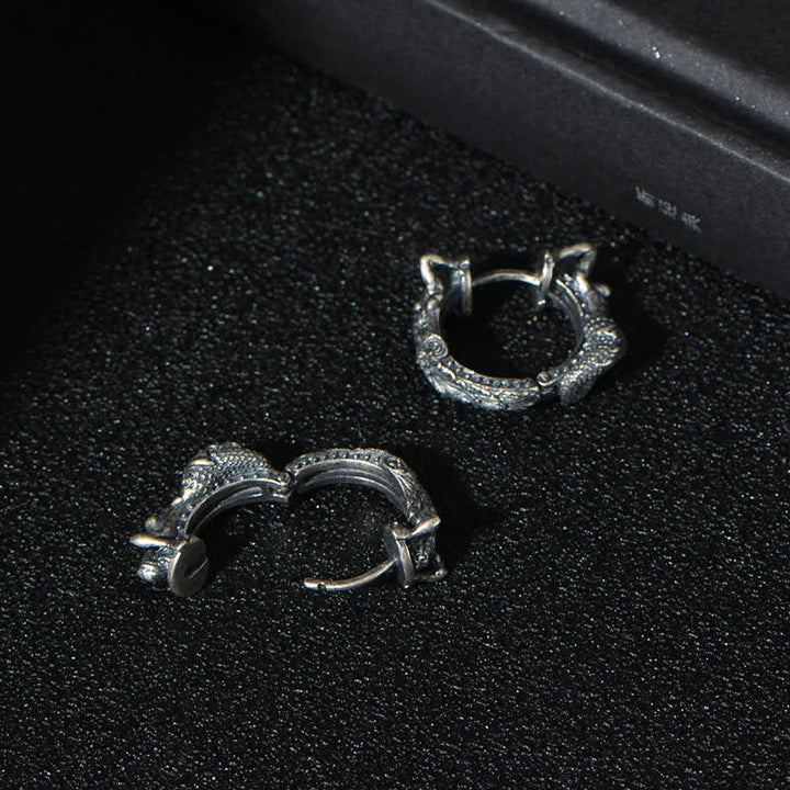 Pendientes de protección con patrón de aro de dragón de plata de ley 925