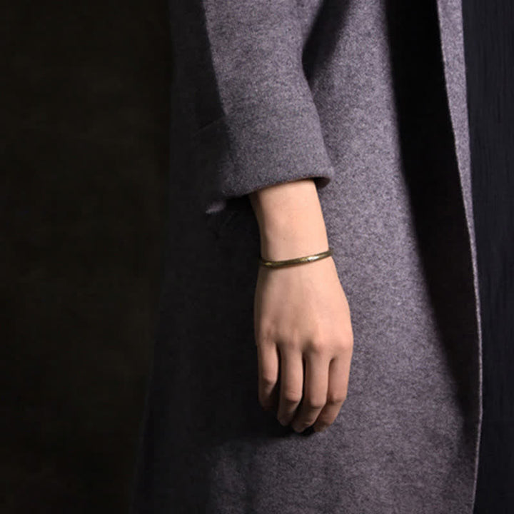Brazalete ajustable con equilibrio de cobre y diseño rústico de Buddha Stones