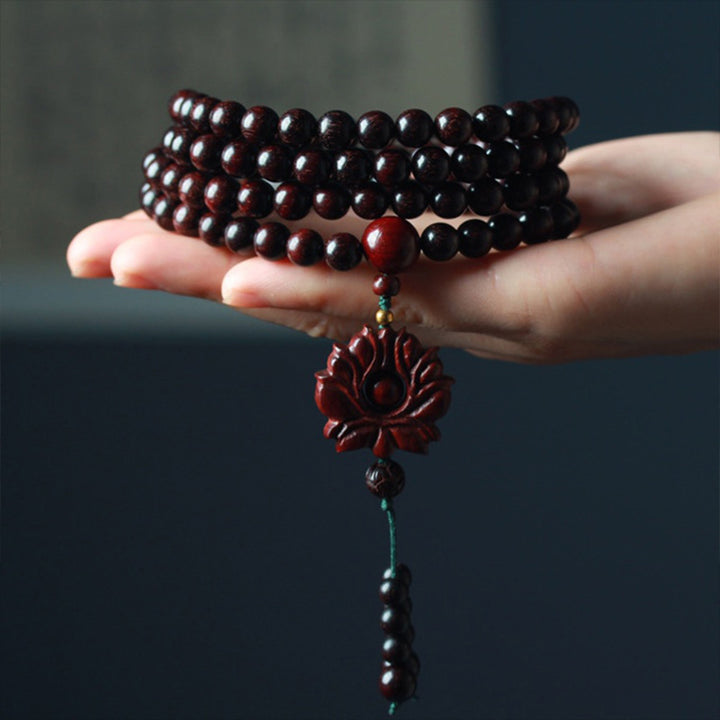 Pulsera de equilibrio Mala de loto de sándalo rojo de hoja pequeña tibetana con Buddha Stones