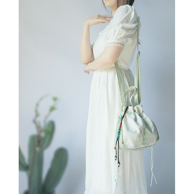 Bolso de hombro de lona con flores bordadas hechas a mano con Buddha Stones