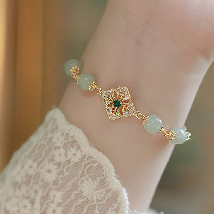 Pulsera de cadena de la suerte con diseño cuadrado de cuentas de jade hetiano natural con Buddha Stones