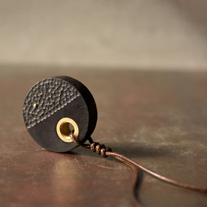 Collar con colgante de la paz de latón y cobre, hecho a mano, con Buddha Stones redondas de madera de ébano - image 4